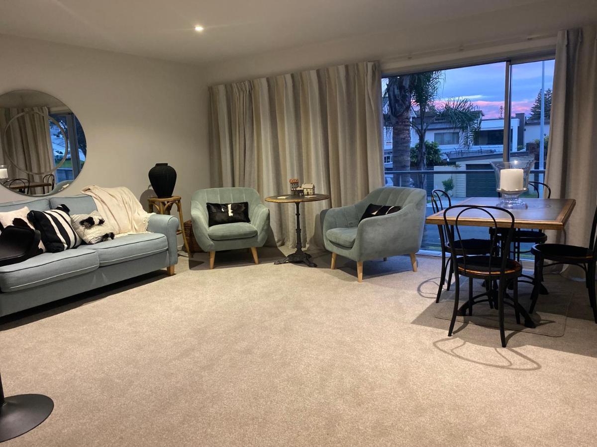 Modern Beach Apartment With Pool & Location Mount Maunganui Bagian luar foto