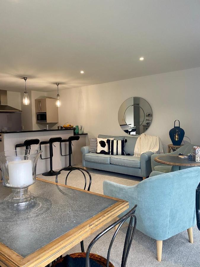 Modern Beach Apartment With Pool & Location Mount Maunganui Bagian luar foto