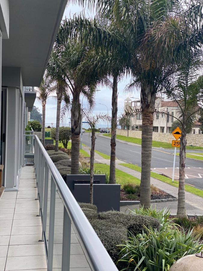 Modern Beach Apartment With Pool & Location Mount Maunganui Bagian luar foto